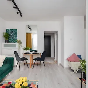 https://specious-studio-with-park-view-by-ecru-warsaw.warsawhotelspoland.com