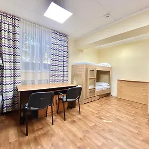 verificați disponibilitatea